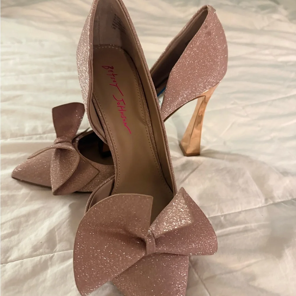 Betsey Johnson Nobble Heels - Picture 2 of 7
